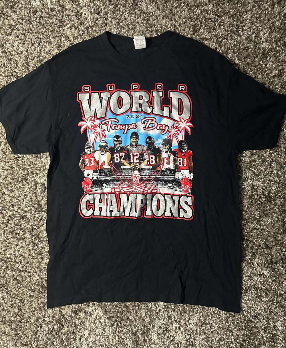Gildan Tampa Bay Super World Champions 2021 Football Graphic T-Shirt Black Large